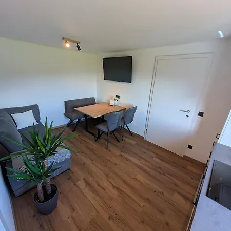 Am Bauernhof, Seeblick, Bergpanorama