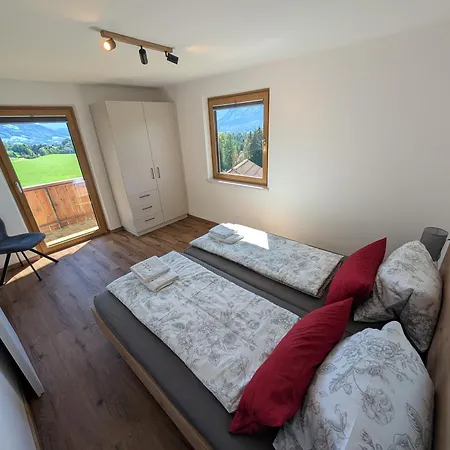 Am Bauernhof, Seeblick, Bergpanorama