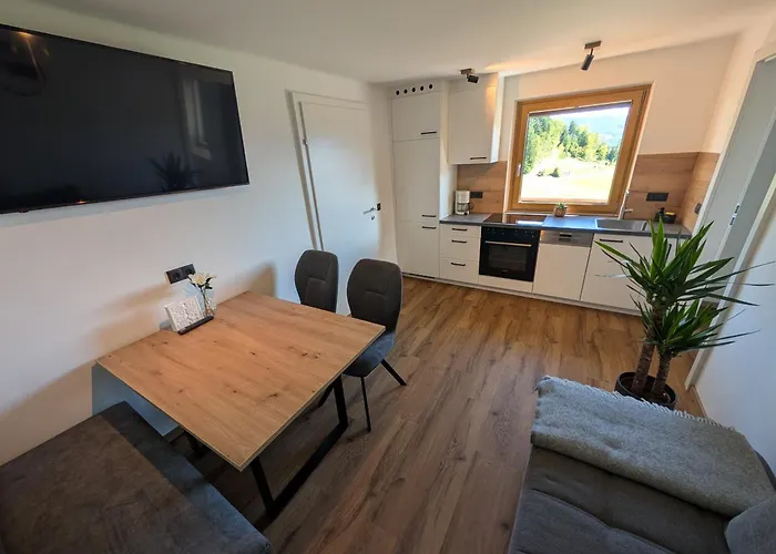 Am Bauernhof, Seeblick, Bergpanorama Keuschen