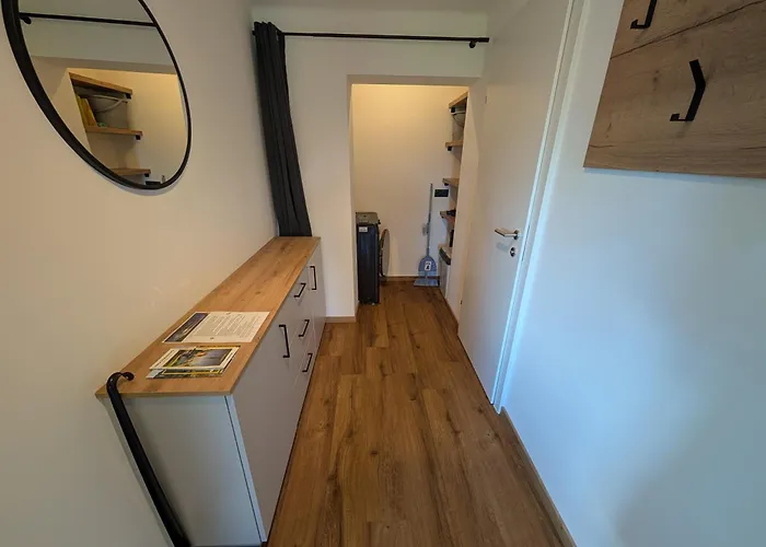 Am Bauernhof, Seeblick, Bergpanorama *